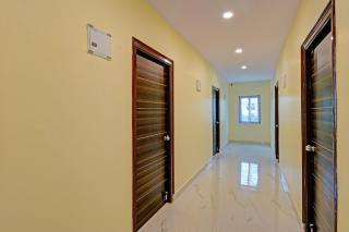 FabHotel Srikara Grand Luxury Rooms - 7