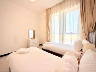 2BR Duplex Stunning Views,Near Circle Mall & Park - 8