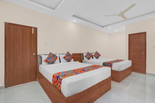 FabHotel Sai Palace - 4