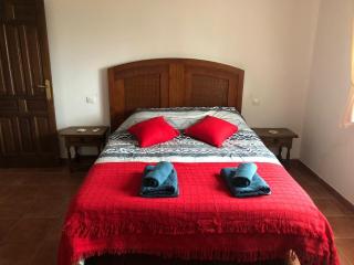 Maison spacieuse avec piscine et vue - 3