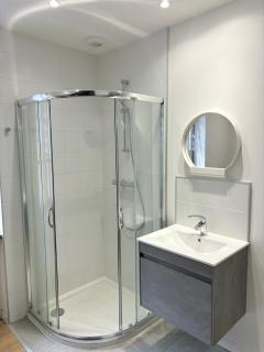 Atypique 3 Chambres avec Douches Privatives - 0