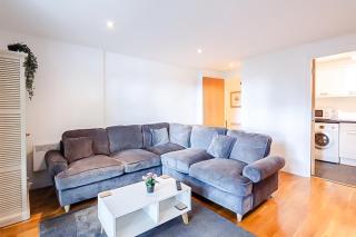 Stylish 2BR flat - free parking - fast Wi-Fi - 5