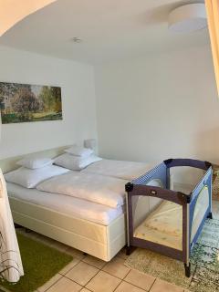 2 Zimmer Ferienwohnung mit Terrasse fußläufig zu S-Bahn nach München und See - 9