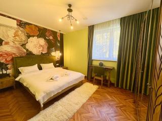 Boutique Central 2 BR Apartment - 4