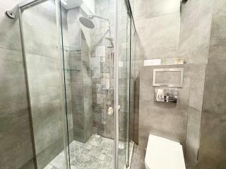 Boutique Central 2 BR Apartment - 3