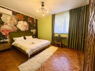 Boutique Central 2 BR Apartment - 0