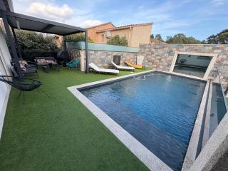 Villa avec piscine 8 personnes - 0