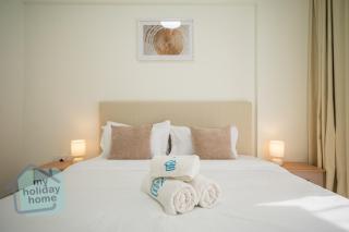 Cozy 1BR with Pool & Lake View Al Hamra Village - 2