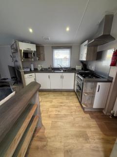 Belle Aire Caravan Park, Sleeps 6, Bed Linen and Towels Included, Free WiFi, Pets Welcome - 5