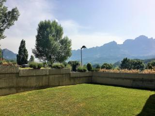 Casa con jardín y vistas a la montaña - 7