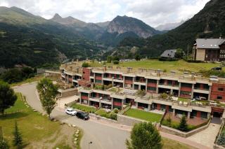 Casa con jardín y vistas a la montaña - 5