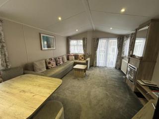 64, Belle Aire Caravan Park, Sleeps 6, Bed Linen and Towels Included, Free WiFi, Pets Welcome with onsite clubhouse - 1