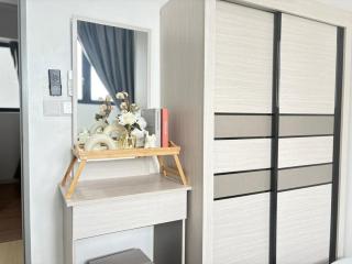 Perfect for Families & Larger Groups, KL MRT- M Vertica - 8