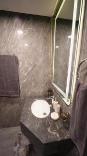 Cozy 1BR, Infinity Pool, Fast Wifi, Parking - 2