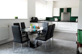 Syster Properties Leicester LE3 Stay with Free Parking Peaceful Area at Sangha walk - 6