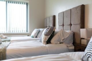 Syster Properties Stunning Apartment for Contractors and families - 4