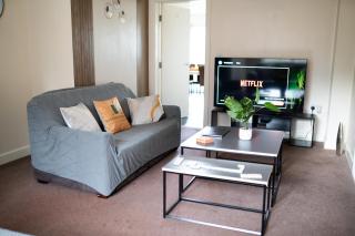 Syster Properties Stunning Apartment for Contractors and families - 8