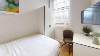 Studio Flat in Queens Road - 4