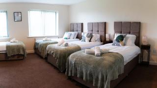 Syster Properties Stunning Apartment for Contractors and families - 4