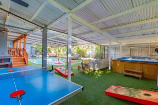 Massive 6 Br8ba All Suites, Pool Hot Tub Peloton - 7