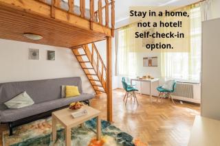 Stay in a home not a hotel, also LONG TERM stay, AC, 301Mbps wifi - Budapest - 0