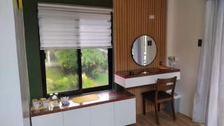 The English Filipina Secret Garden Resort - 8