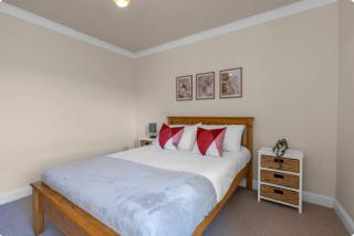 2 bedroom apartment in Central Edinburgh - 0