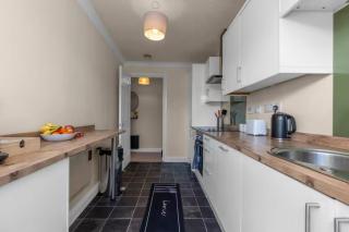 2 bedroom apartment in Central Edinburgh - 6