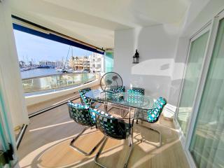 Sunny 3 bed apartment Island Puerto Marina - 8