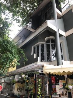 Cozy room at The Hole In The Wall Cafe Indiranagar - Bangalore - 9