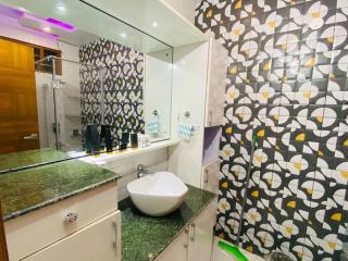 Luxury Stay Royal Villa Aerocity mohali - 0