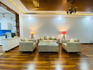 Luxury Stay Royal Villa Aerocity mohali - 1