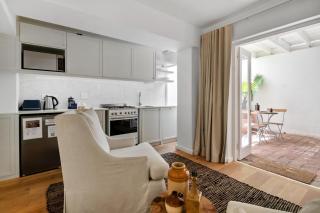 Green Point Charming Studio Apartment with Patio - 3