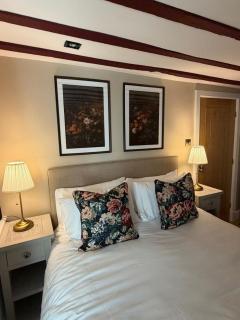 Central Two Bed Cottage On Watergate Street by Cheshire Escapes - 5