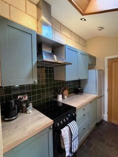 Central Two Bed Cottage On Watergate Street by Cheshire Escapes - 1