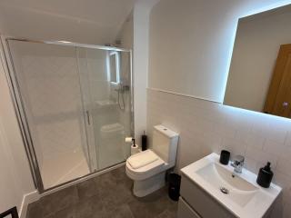 Penthouse 2 bed 1 bathroom property in centre - 2