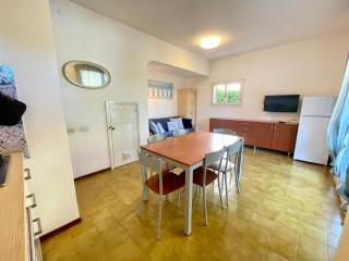 Terraced house with pool and garden - 2