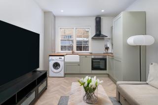 Covent Garden Two Bedroom Apartment - 2