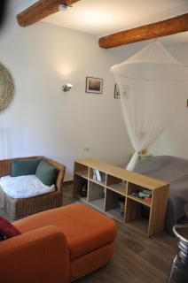 location studio meublé avec jardin - 4