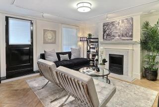 Under The Red Door On Monterey - Savannah - 4