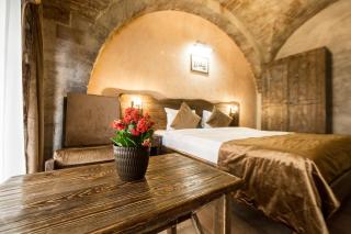 Old Passage Hotel - 0