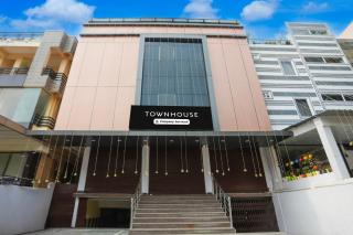 Townhouse Central Prayagraj Bus Terminal Formerly Amba Palace - 9