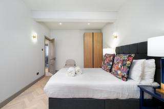 Covent Garden Two Bedroom Apartment - 7