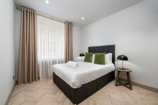 Covent Garden Two Bedroom Apartment - 6