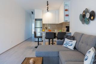 One Bedroom Apartment at Lighthouse Beach - 5