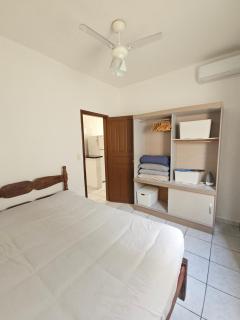 Casa com ar-condicionado no centro da cidade, bem localizada, 10min da praia a pé - 6