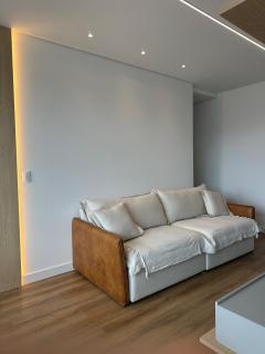 Apto lindo com área de lazer na praia brava - 0