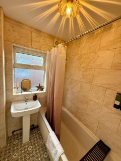 4 bed Scunthorpe Contractor Base - 2