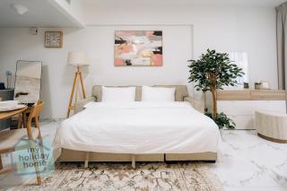 Stylish Studio Apt Steps to Beach & Marina Views - 9