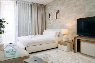 Stylish Studio Apt Steps to Beach & Marina Views - 5